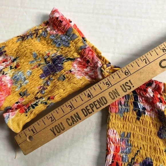 Off Shoulder Floral Top - Picture 8 of 11